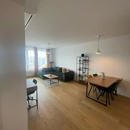 Daire New Downtown Couple Minute From The Old Town Bratislava