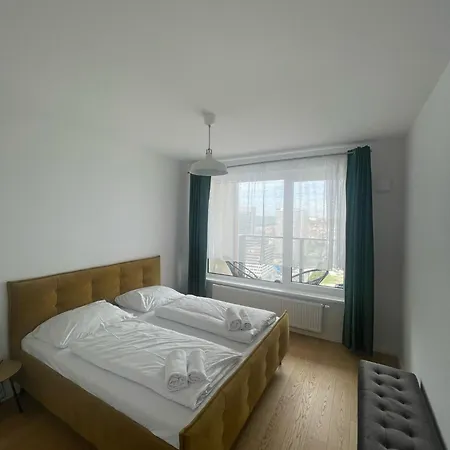 New Downtown Couple Minute From The Old Town Apartment