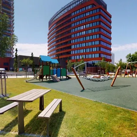 New Downtown Couple Minute From The Old Town