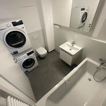 New Downtown Couple Minute From The Old Town Bratislava